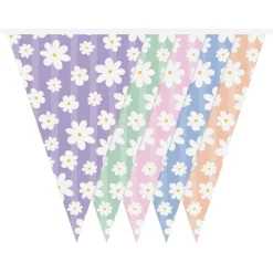 Girlander Daisies