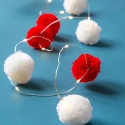 LED Girlander Pompoms Rød/Hvit