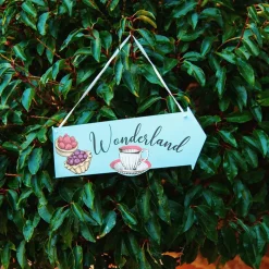 Skilt med Tekst Alice Wonderland