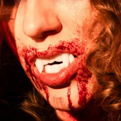 Vampyrtenner Hvite i Plast